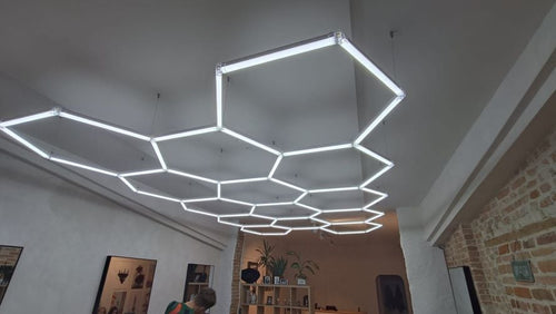 Aplica LED Hexagon HoneyComb, 14 Hexagoane, garaj atelier barbershop 3389x2444