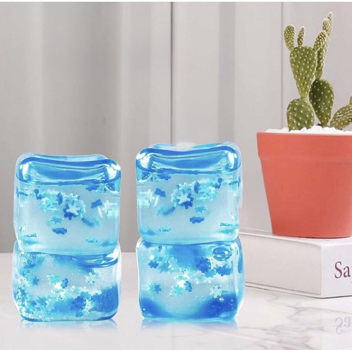 Jucarie Squeezy Ice Cube, Anti-Stres Revnire lenta, Fulgi de Zapada