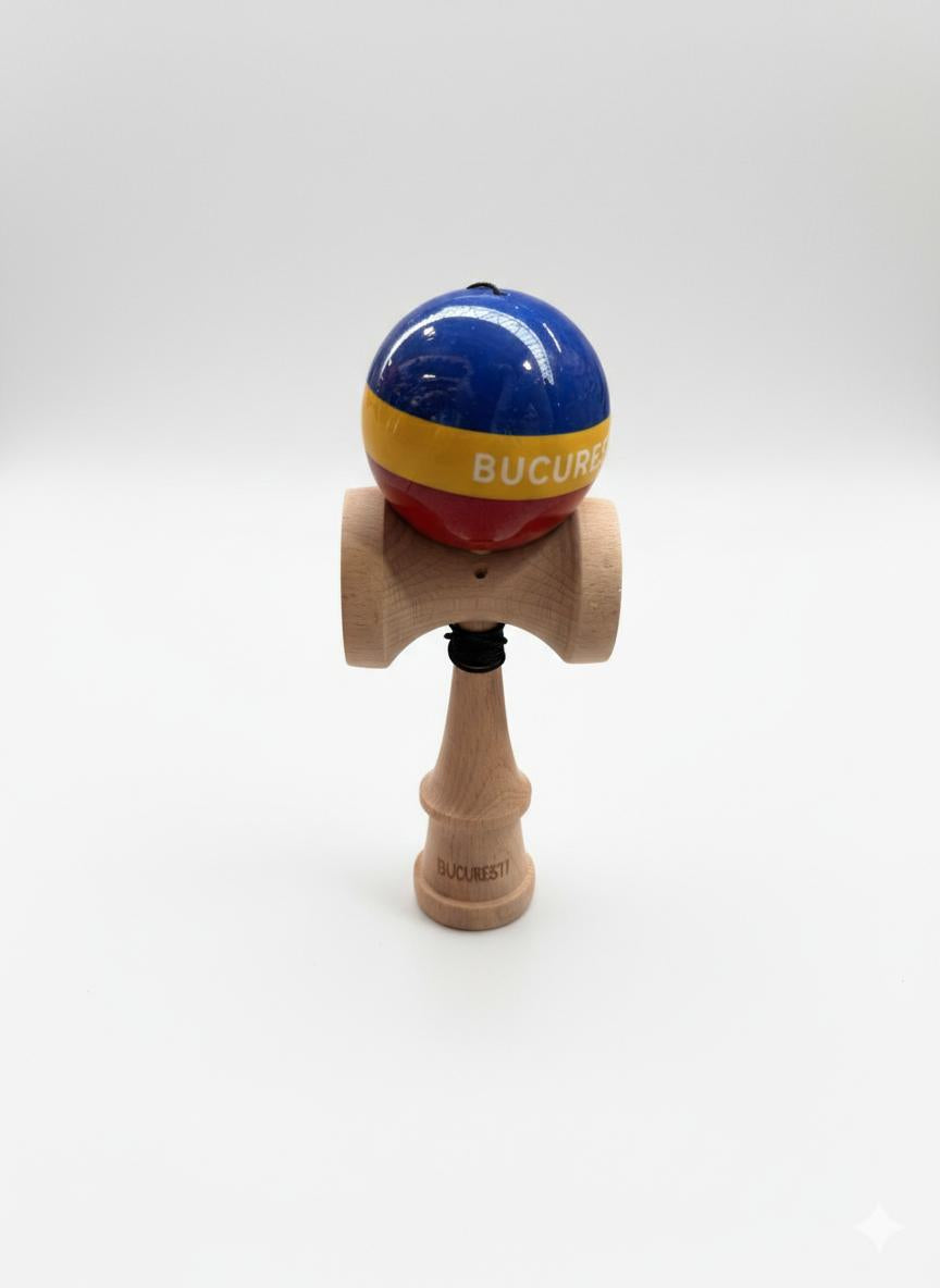 Kendama Profesionala, Tricolor Edition BUCURESTI, Super Sticky, Gaura in Baza, din Lemn 18 cm, Ata 55/60 cm, Multicolor