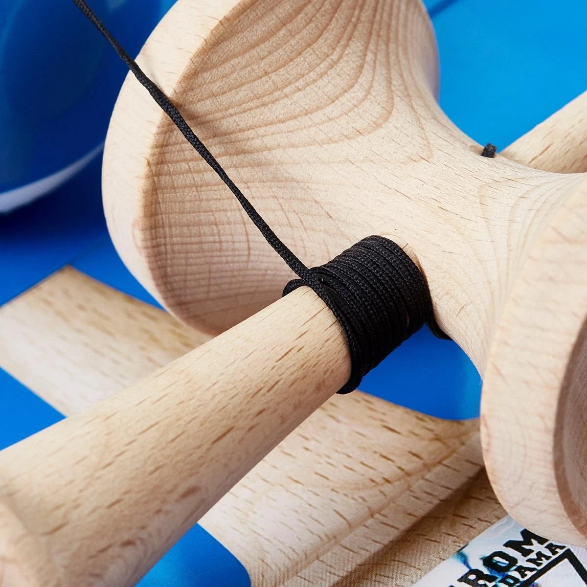 Kendama Tip KROM POP LOL Clear - Albastru Închis