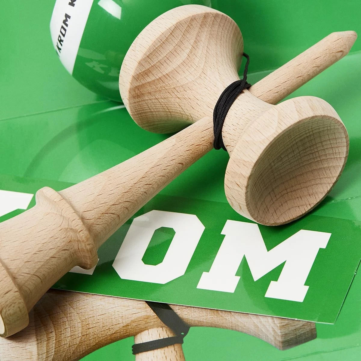 Kendama Tip KROM Pop LOL  Clear (Dark Green)